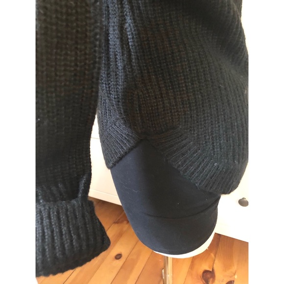 Sweater - Picture 4 of 6